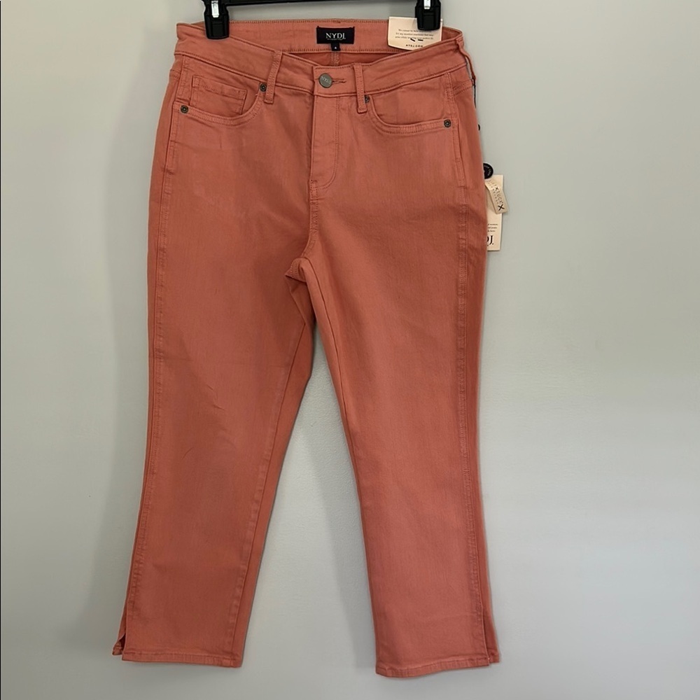 NWT NYDJ Chloe Capri Pants